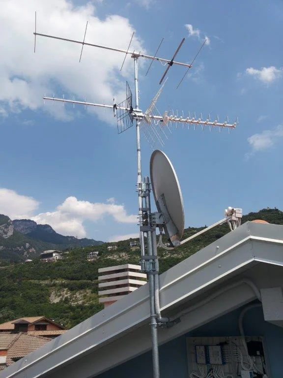IMPIANTI ANTENNA TV e SATELLITE IMPIANTI ANTENNA TV e SATELLITE